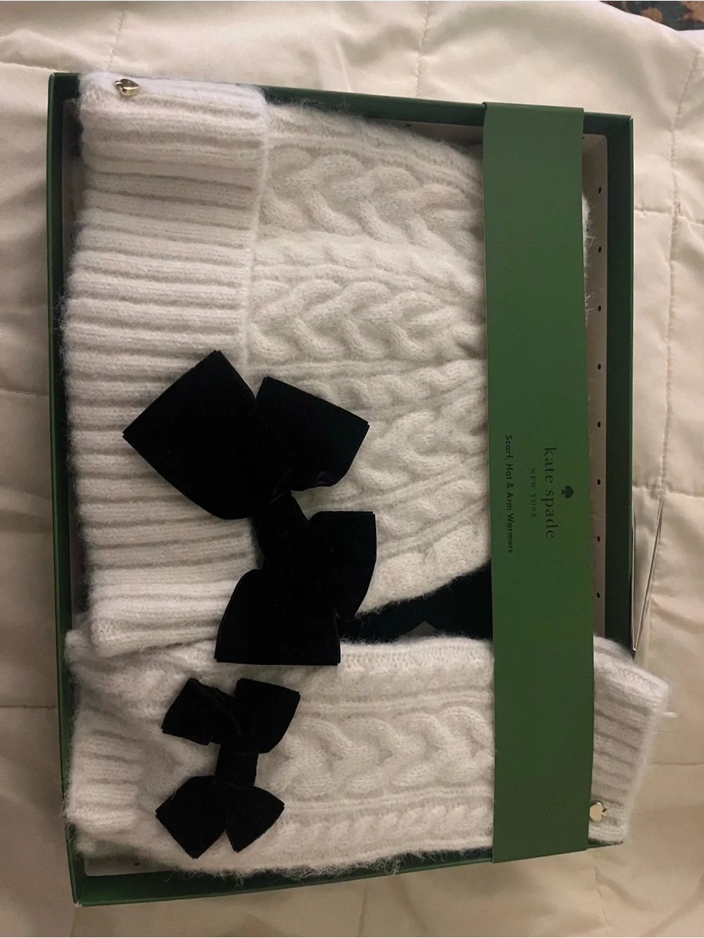 kate spade cream knit hat and scarf set with black bows